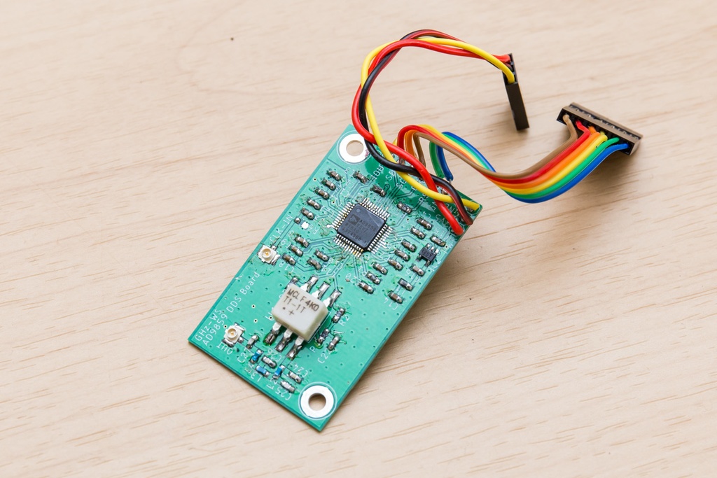 4-ch 300MHz 信号発生器