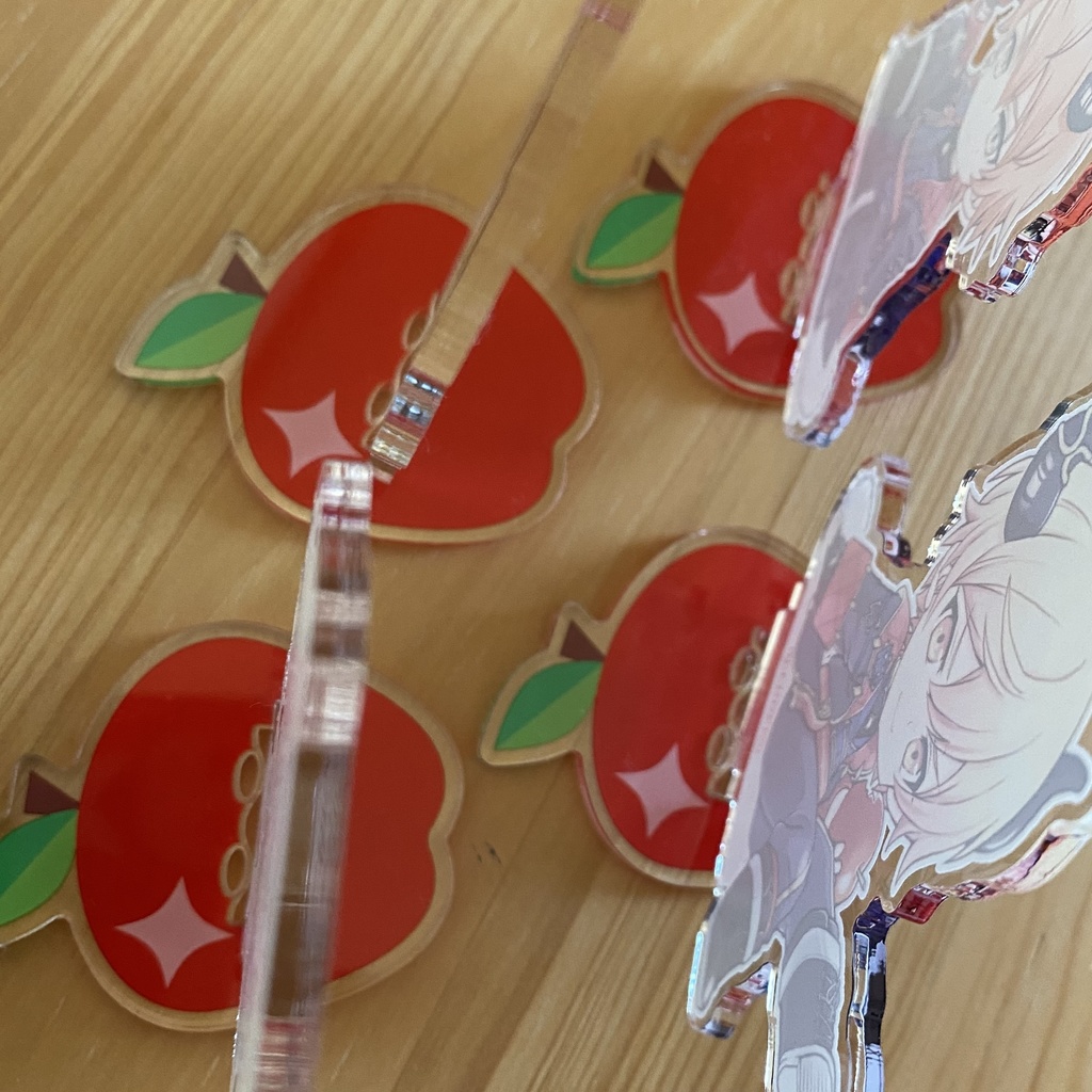 (非公式)東雲姉弟と天馬兄妹の🍎なアクスタ