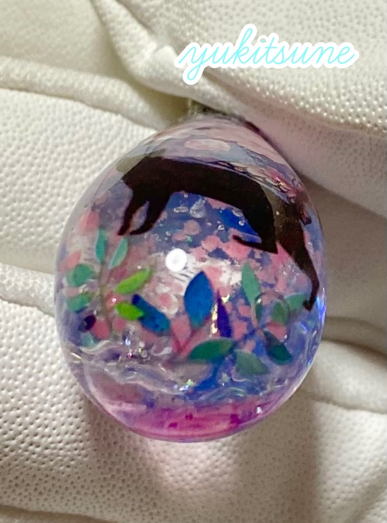 【No.128】ハンドメイド 猫と桜 ネックレス ペンダント 猫 アクセサリー レジン 雪狐レジン