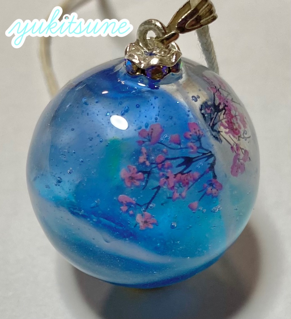【No.143】ハンドメイド 波打ち際 海 猫 レジン アクセサリー ネックレス ペンダント レジンアクセサリー 雪狐レジン
