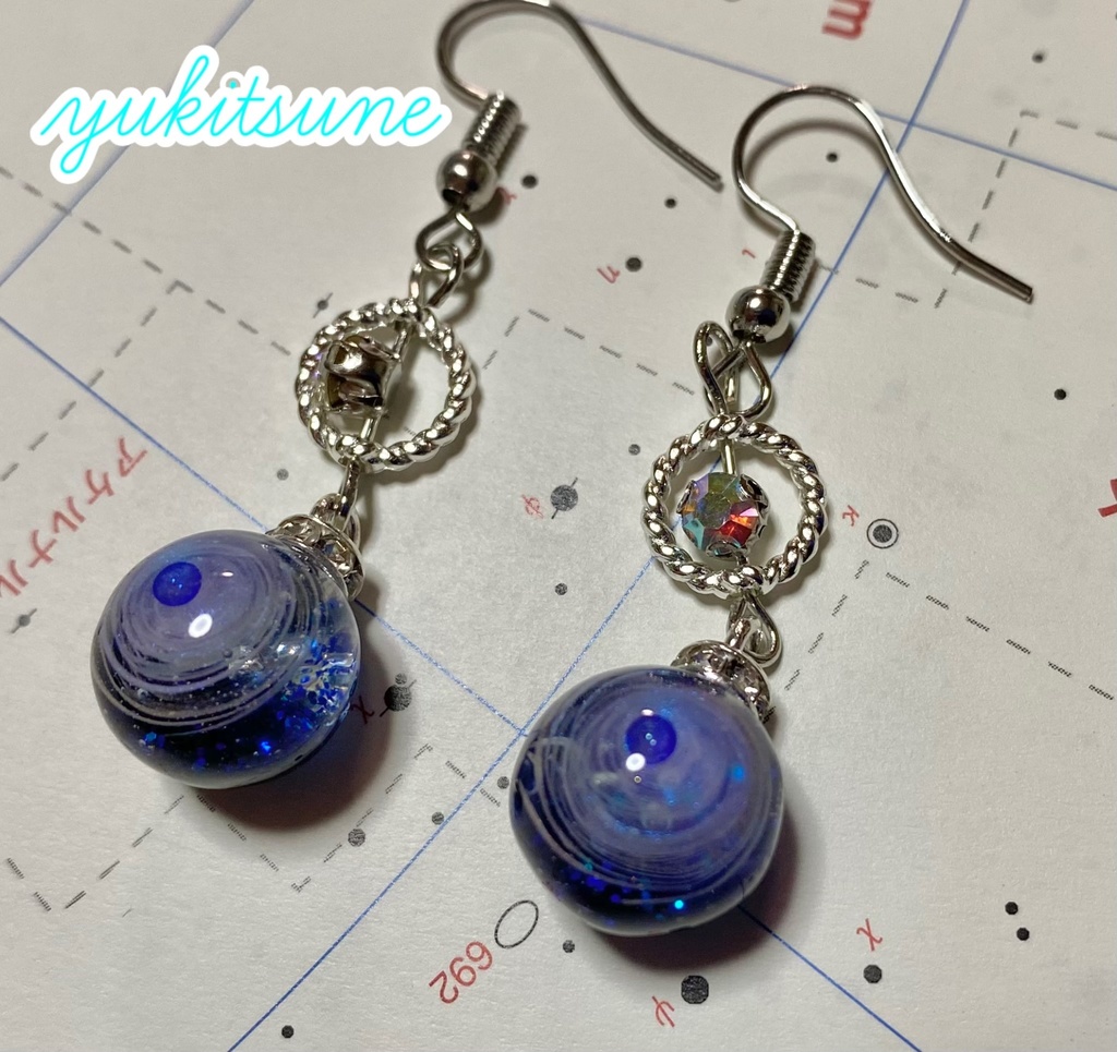 【No.150】ハンドメイド 宇宙の煌めき 宇宙玉 レジン アクセサリー ネックレス ペンダント ピアス 雪狐レジン