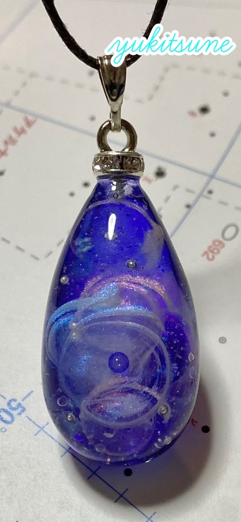 【No.150】ハンドメイド 宇宙の煌めき 宇宙玉 レジン アクセサリー ネックレス ペンダント ピアス 雪狐レジン