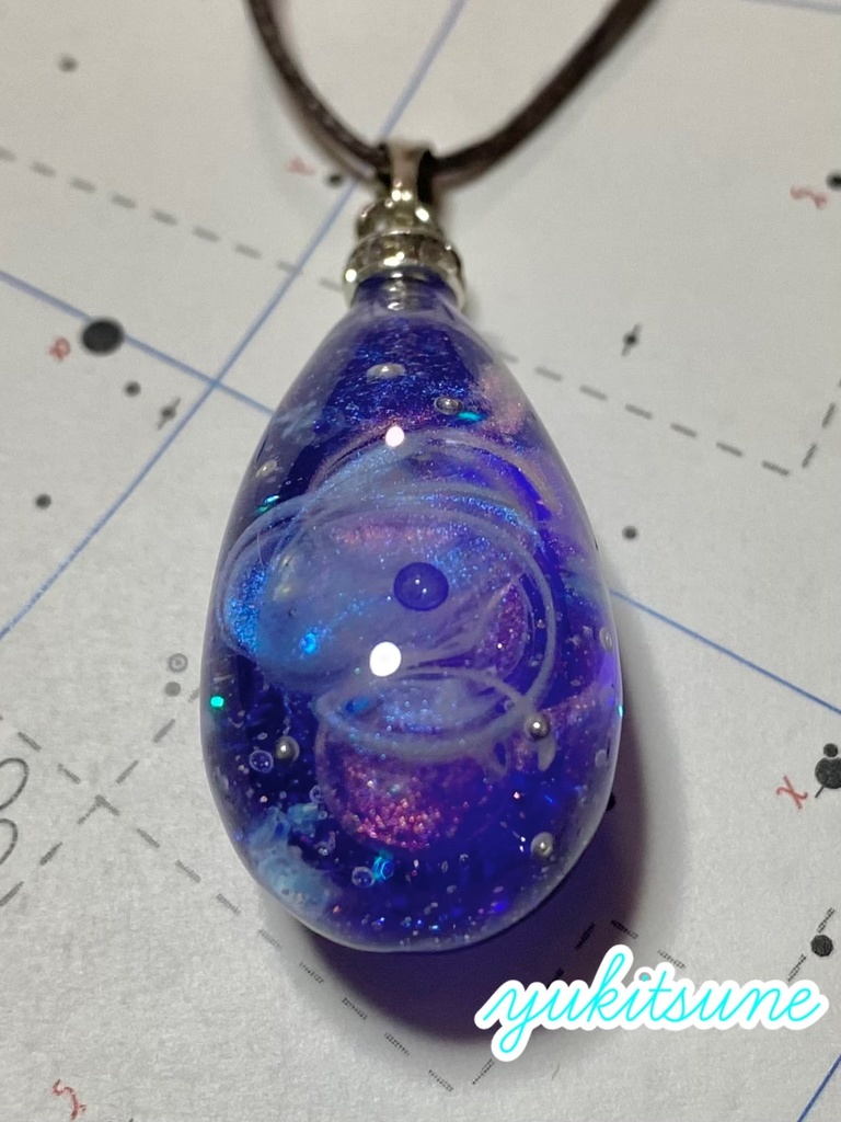 【No.150】ハンドメイド 宇宙の煌めき 宇宙玉 レジン アクセサリー ネックレス ペンダント ピアス 雪狐レジン