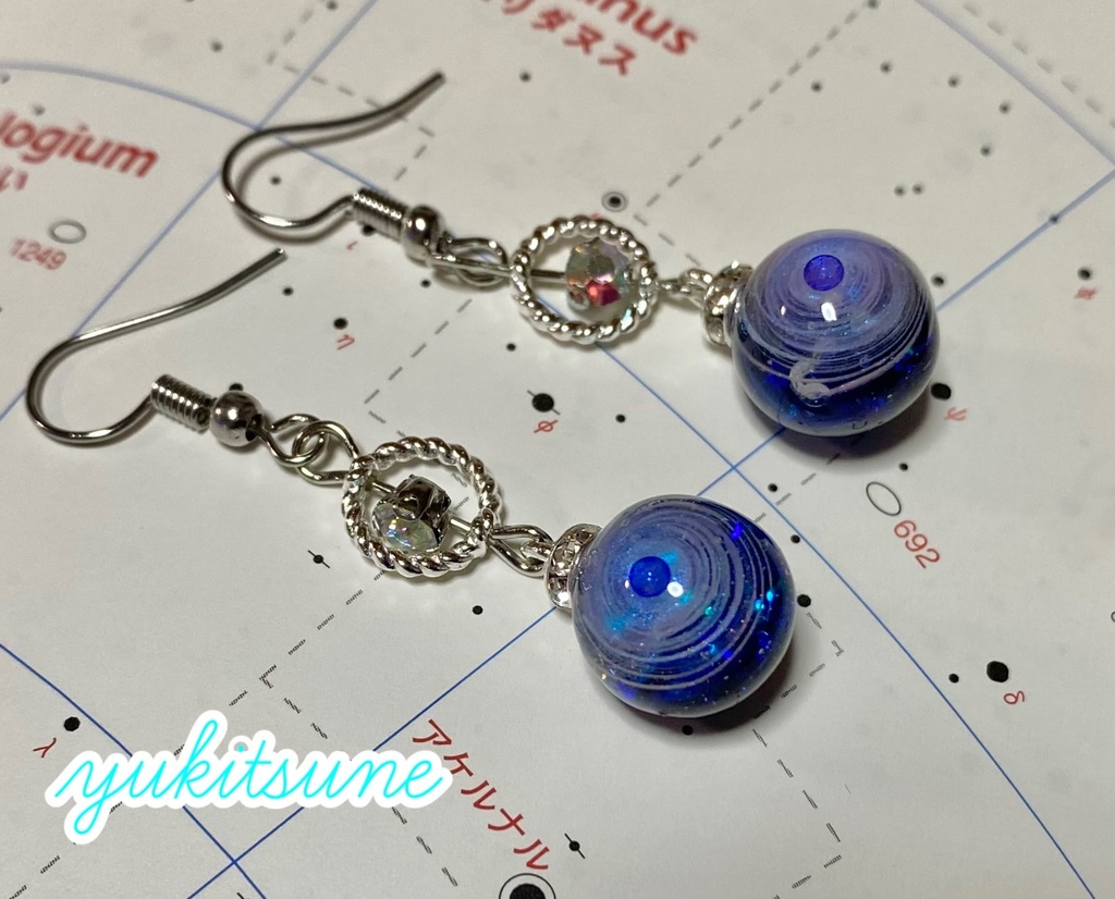 【No.150】ハンドメイド 宇宙の煌めき 宇宙玉 レジン アクセサリー ネックレス ペンダント ピアス 雪狐レジン