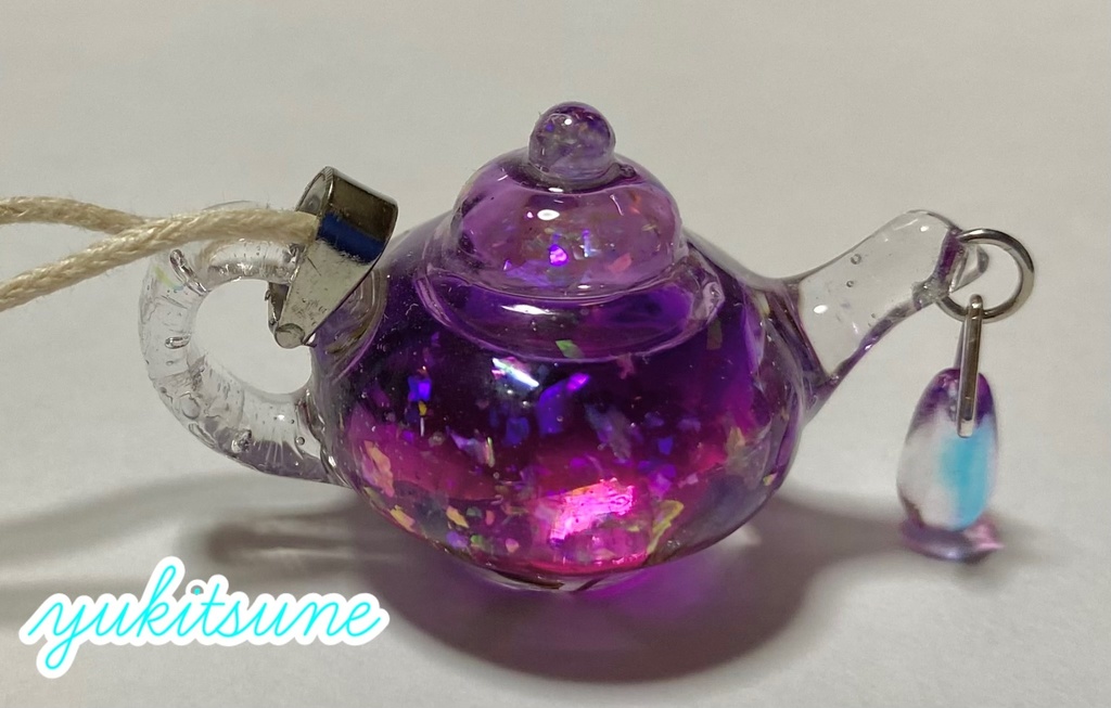 【No.152】ハンドメイド マロウティー ティーポット グラス ピアス ネックレス ペンダント レジン ハーバリウム 雪狐レジン