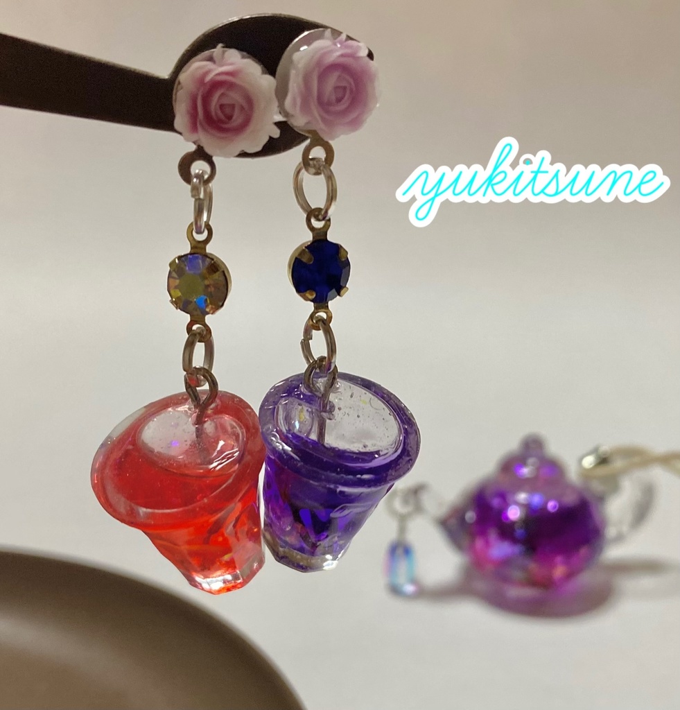 【No.152】ハンドメイド マロウティー ティーポット グラス ピアス ネックレス ペンダント レジン ハーバリウム 雪狐レジン