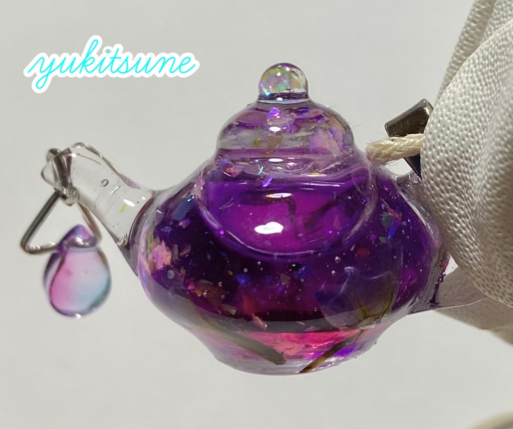 【No.152】ハンドメイド マロウティー ティーポット グラス ピアス ネックレス ペンダント レジン ハーバリウム 雪狐レジン