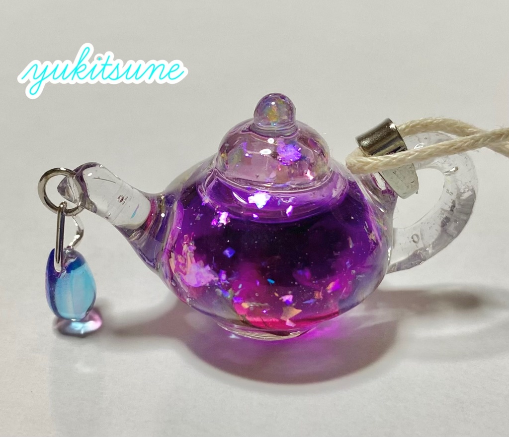 【No.152】ハンドメイド マロウティー ティーポット グラス ピアス ネックレス ペンダント レジン ハーバリウム 雪狐レジン