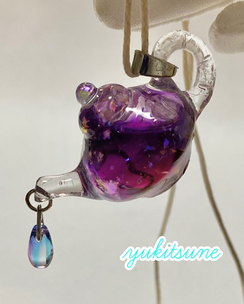 【No.152】ハンドメイド マロウティー ティーポット グラス ピアス ネックレス ペンダント レジン ハーバリウム 雪狐レジン