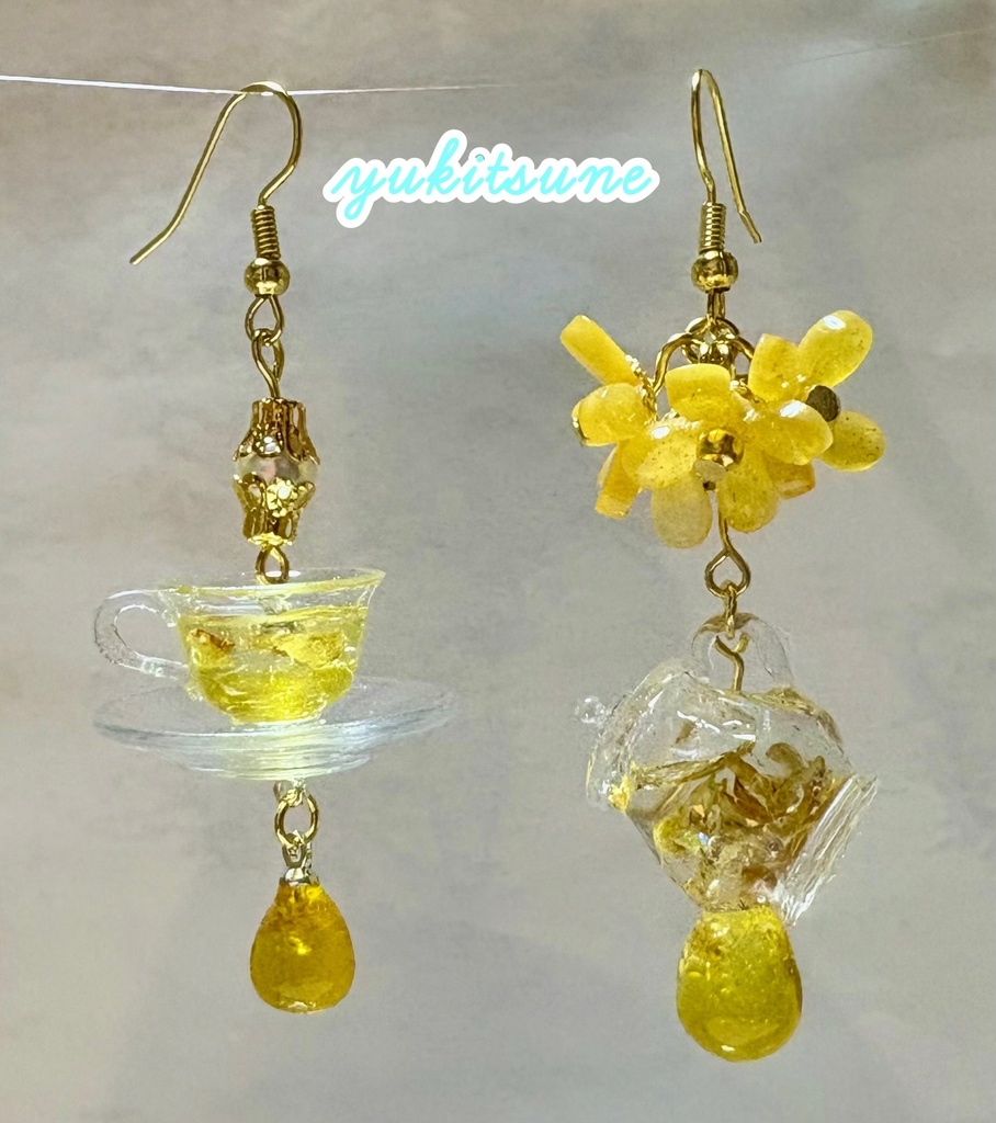 【No.209】ハンドメイド 金木犀のティー 紅茶 ティーポット ピアス イヤリング ミニチュア アクセサリー レジン 雪狐レジン