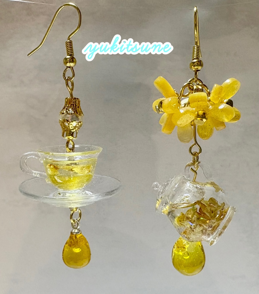 【No.209】ハンドメイド 金木犀のティー 紅茶 ティーポット ピアス イヤリング ミニチュア アクセサリー レジン 雪狐レジン