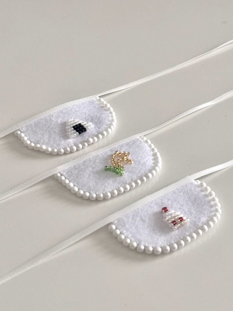 beads bib