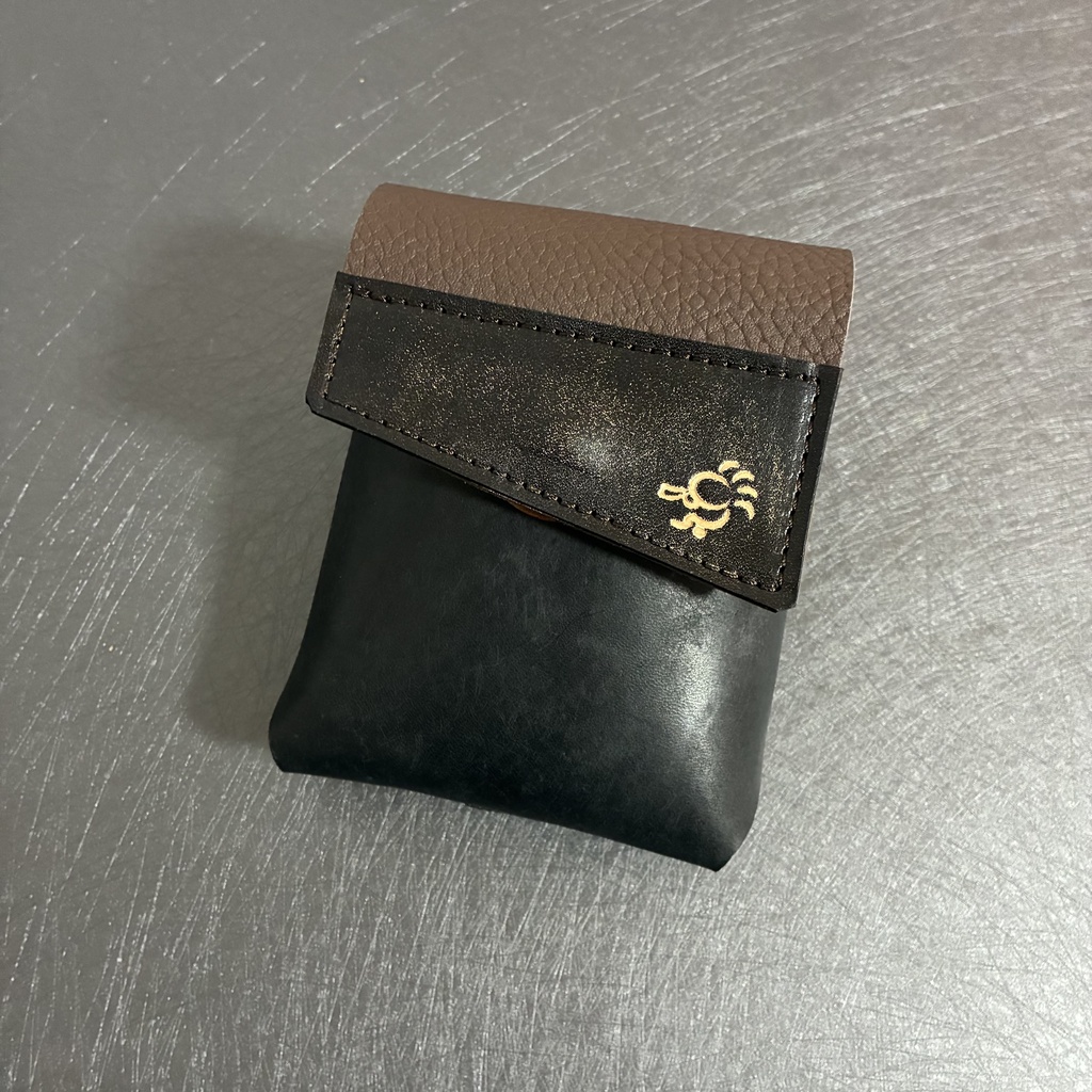 革のコインシリンダーケースDブラック経年変化が早い革100円・500円兼用「革工房ここづくり」