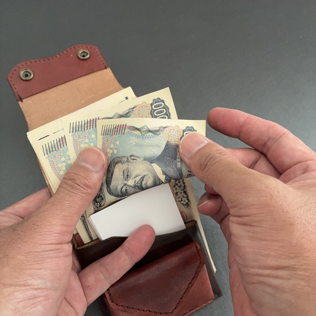コンパクト財布手染めブルー|くるっと回してサッと会計!手染めの一点モノ財布
