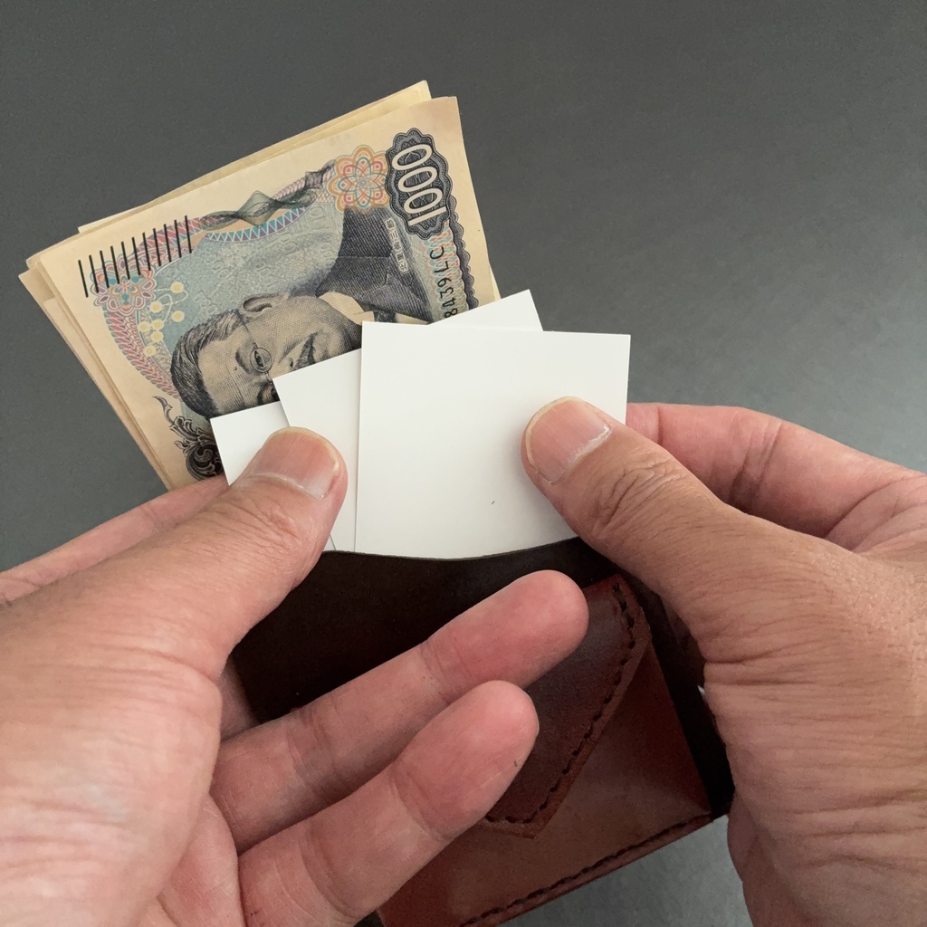 コンパクト財布手染めグリーン|くるっと回してサッと会計!手染めの一点モノ財布