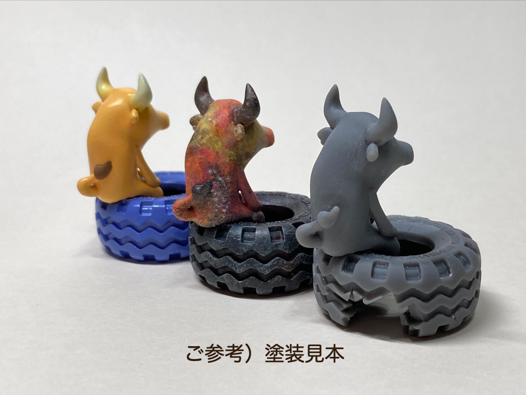 うしがすわる古びたタイヤ【ガレージキット】