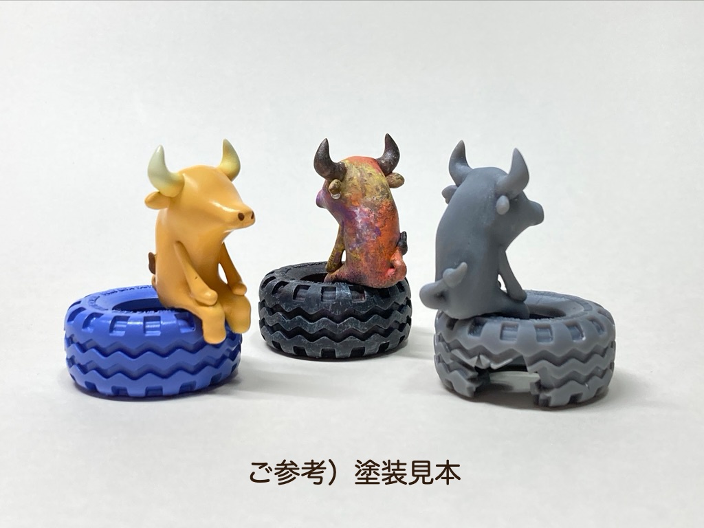 うしがすわる古びたタイヤ【ガレージキット】