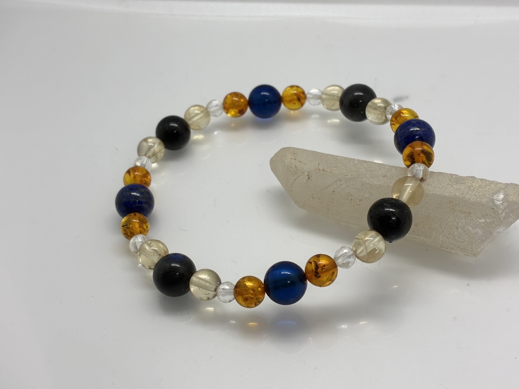 夜層のブレスレット ― ラピスラズリ × ブラックラブラドライト × 琥珀