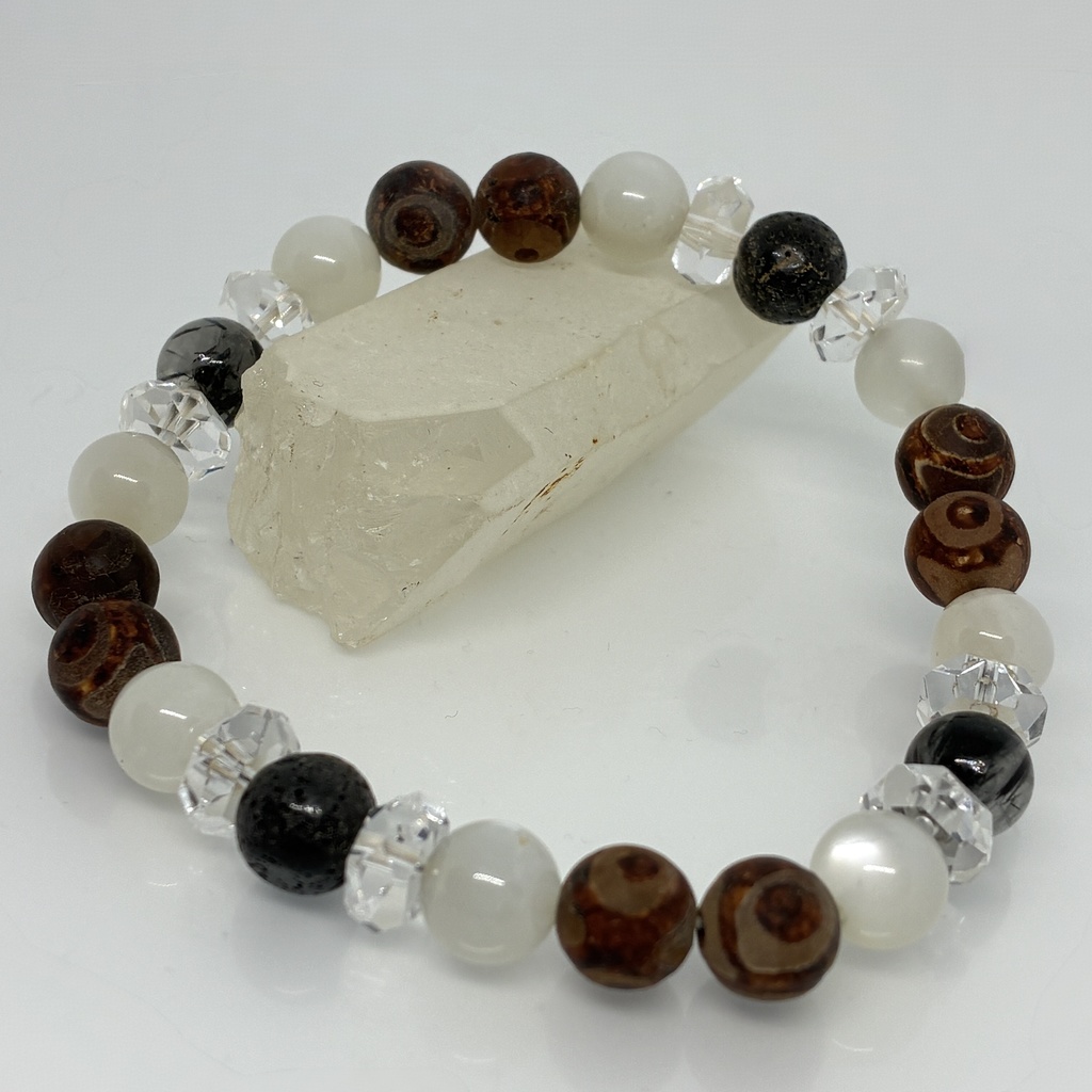 静かな結界のブレスレット ― ヘマタイトインクォーツ × ムーンストーン × 富士山溶岩 × 三眼天珠