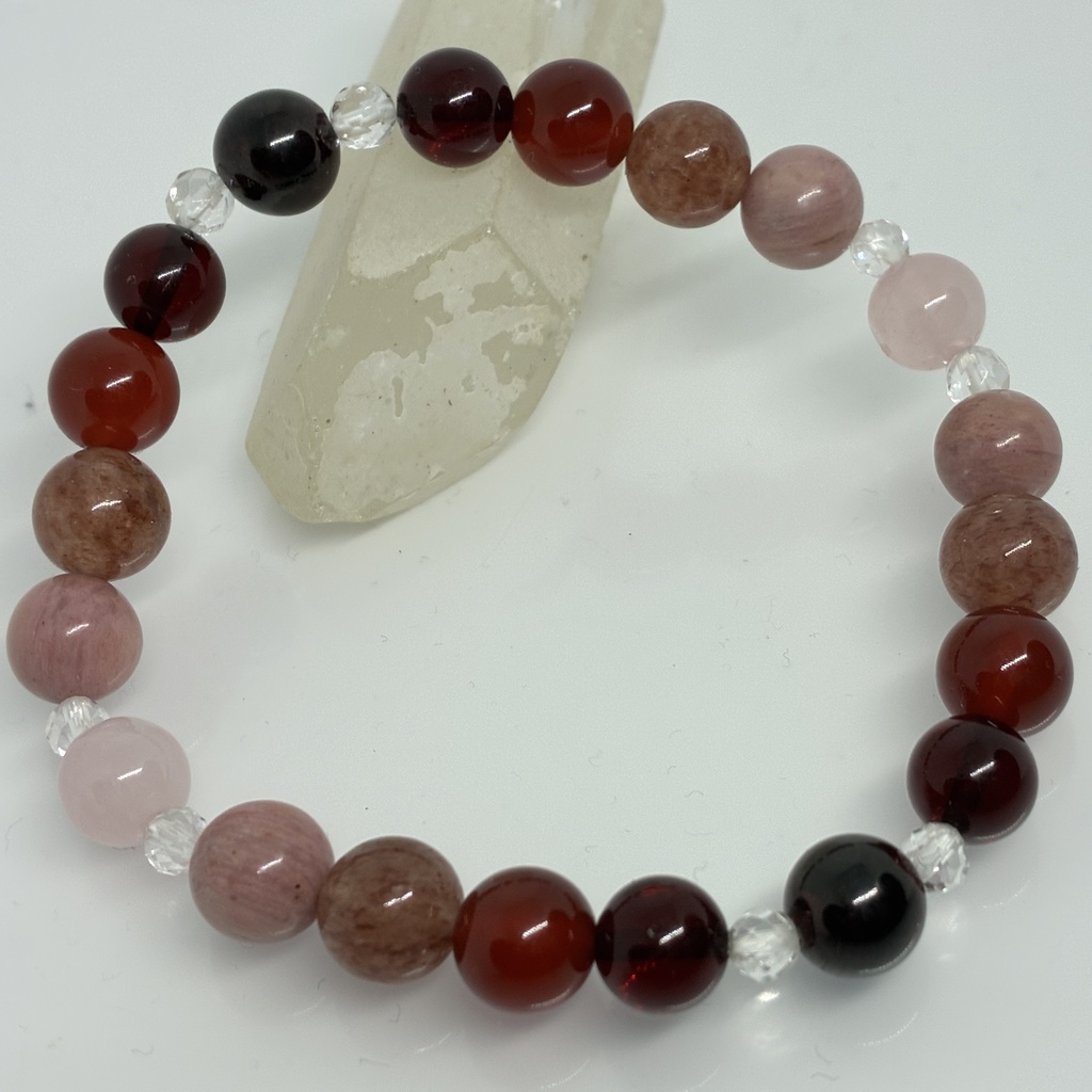 朱の輪郭のブレスレット ― ローズクォーツ × シリシャスシスト × ガーネット × レッドアンバー