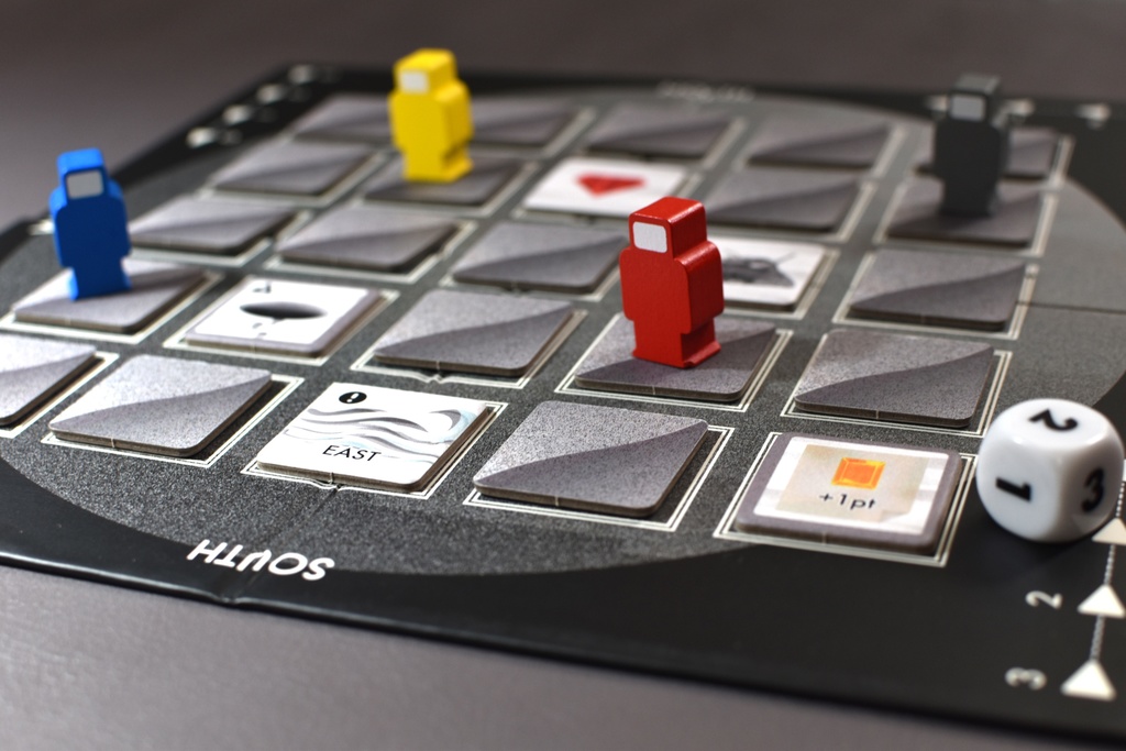 対戦型宝探しボードゲーム GRAY