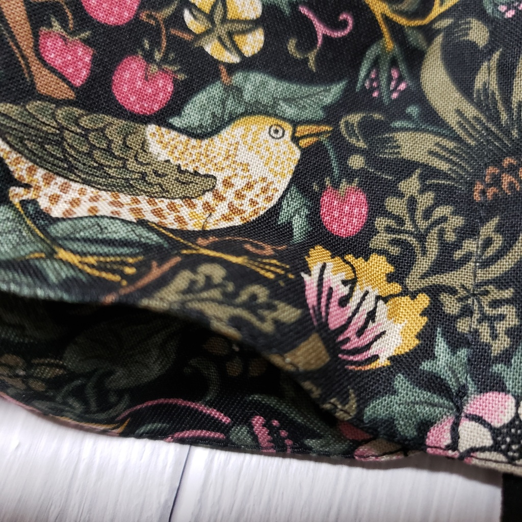 Strawberry Thiefボックスマスク/ブラック