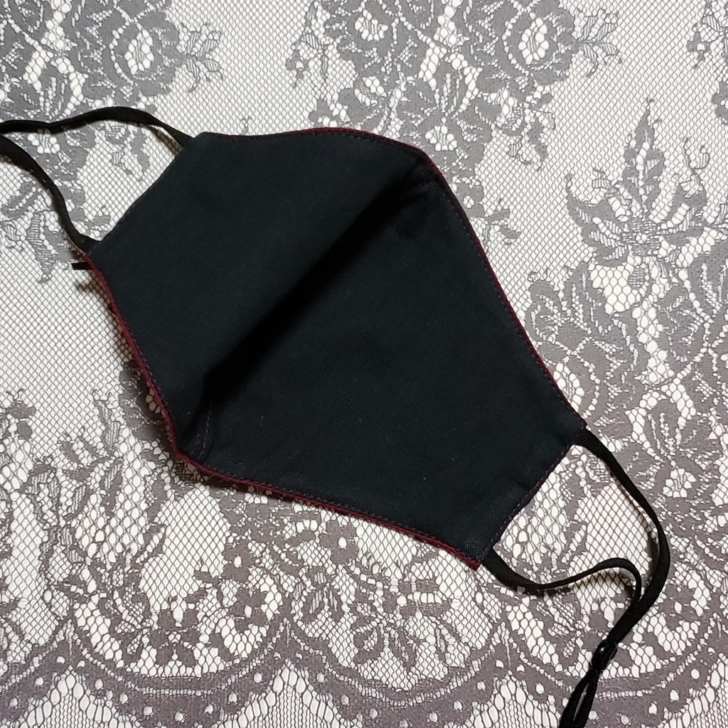 メイクが落ちにくいボルドーマスク