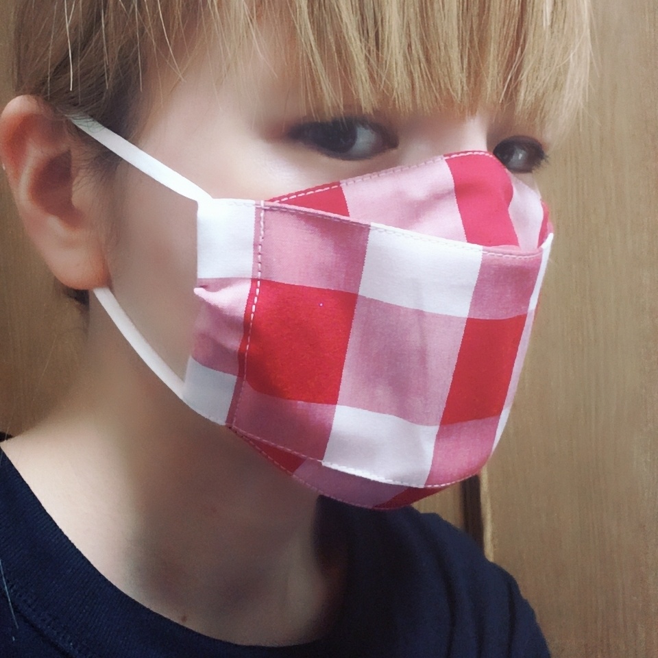ギンガムチェックのボックスマスク