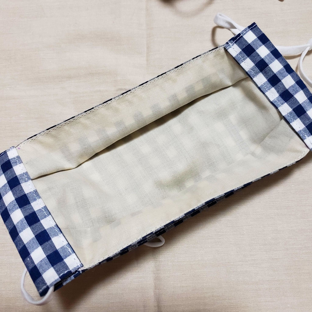 ギンガムチェックのボックスマスク