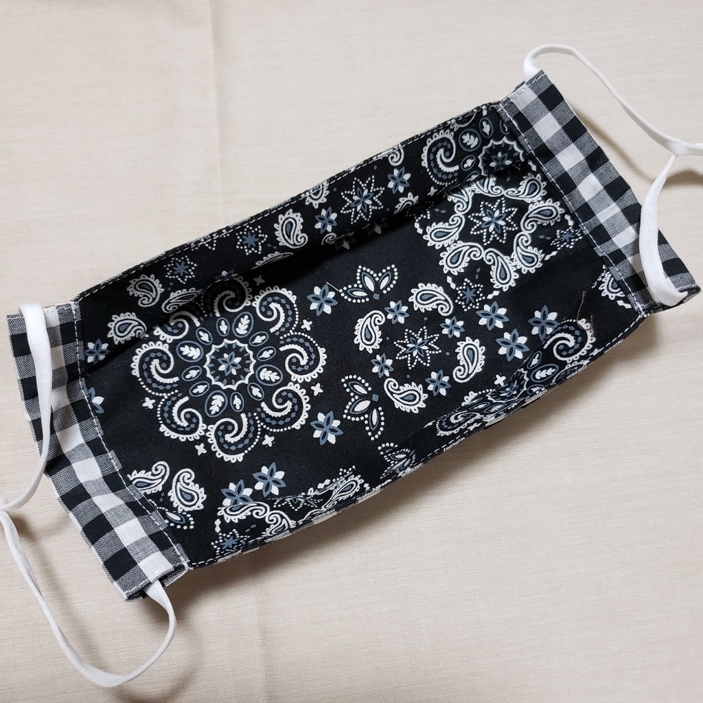 ギンガムチェックのボックスマスク