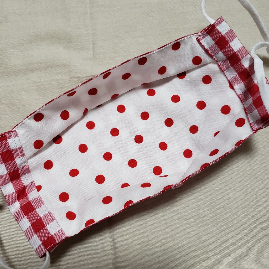 ギンガムチェックのボックスマスク