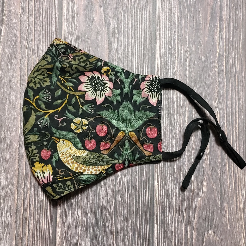 Strawberry Thief立体マスク/ブラック