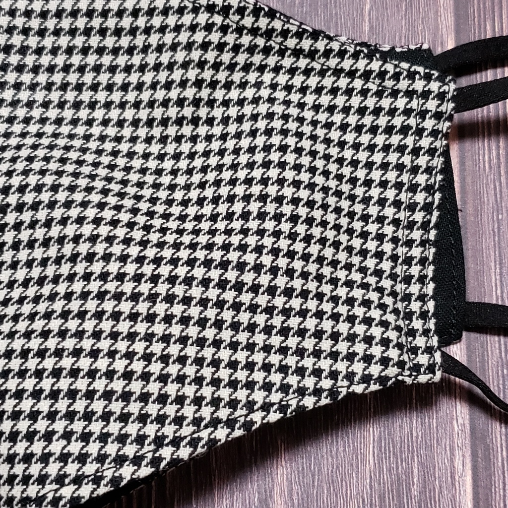 ハウンドトゥースマスク