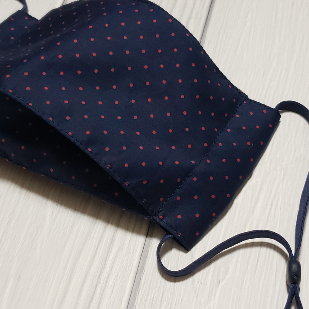 ネイビー×レッドのドットボックスマスク