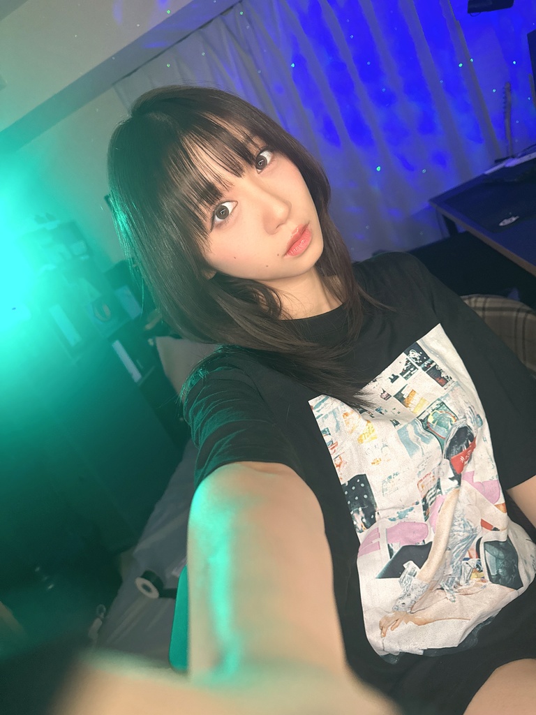 【C106新作】きゅるんTシャツ
