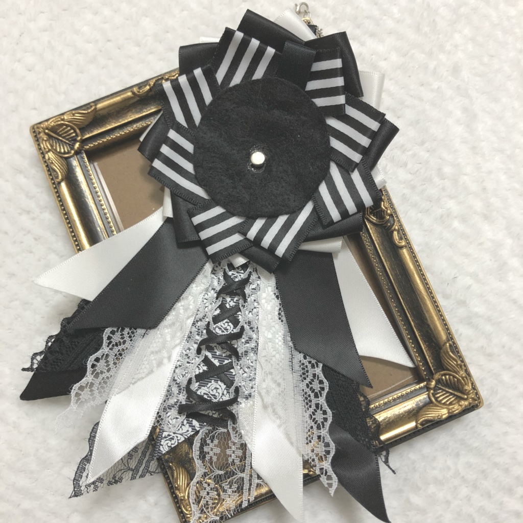 缶バッジ用ロゼット 黒×白 地雷 量産型