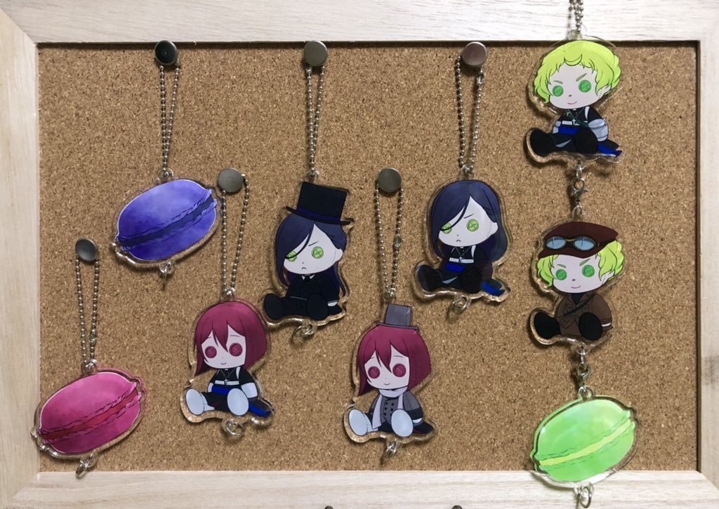 かりんちゅぬいぐるみ風アクキーとイメージマカロン