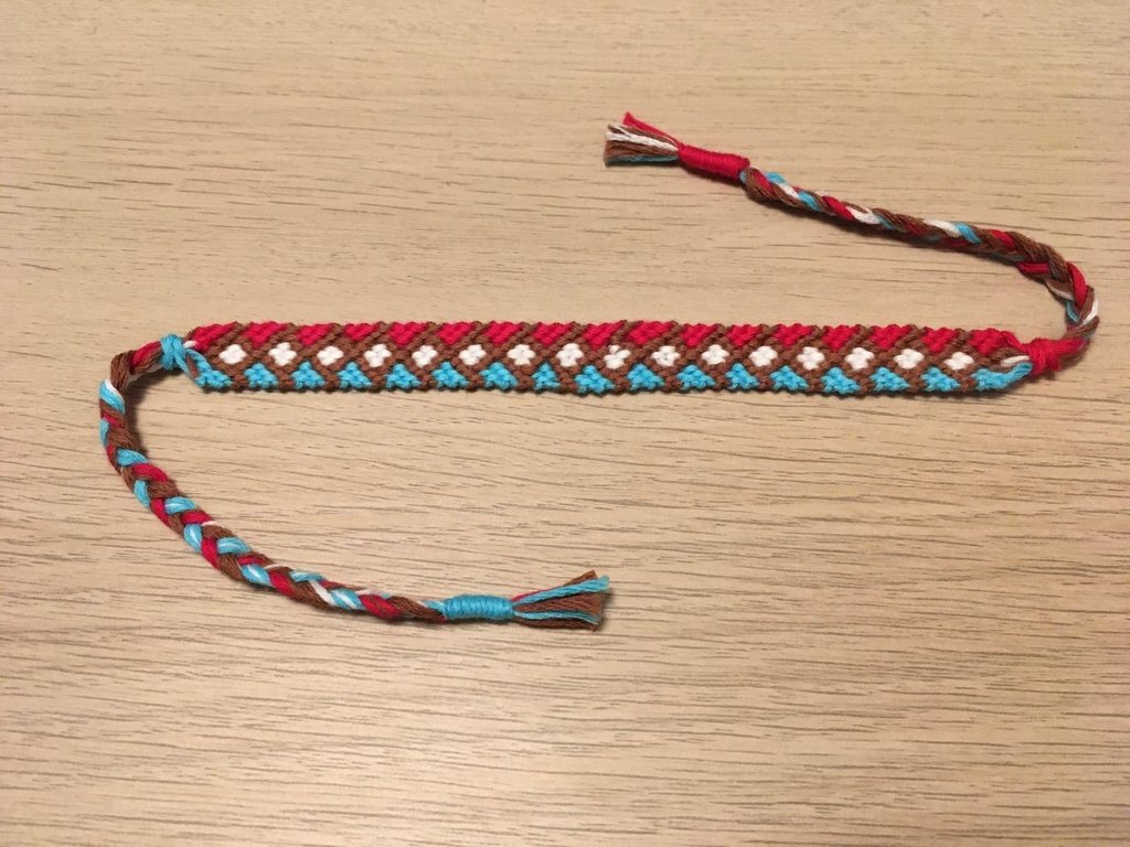 Friendship Bracelet: Diamond Chevron ミサンガ（ダイヤモンド・シェブロン）