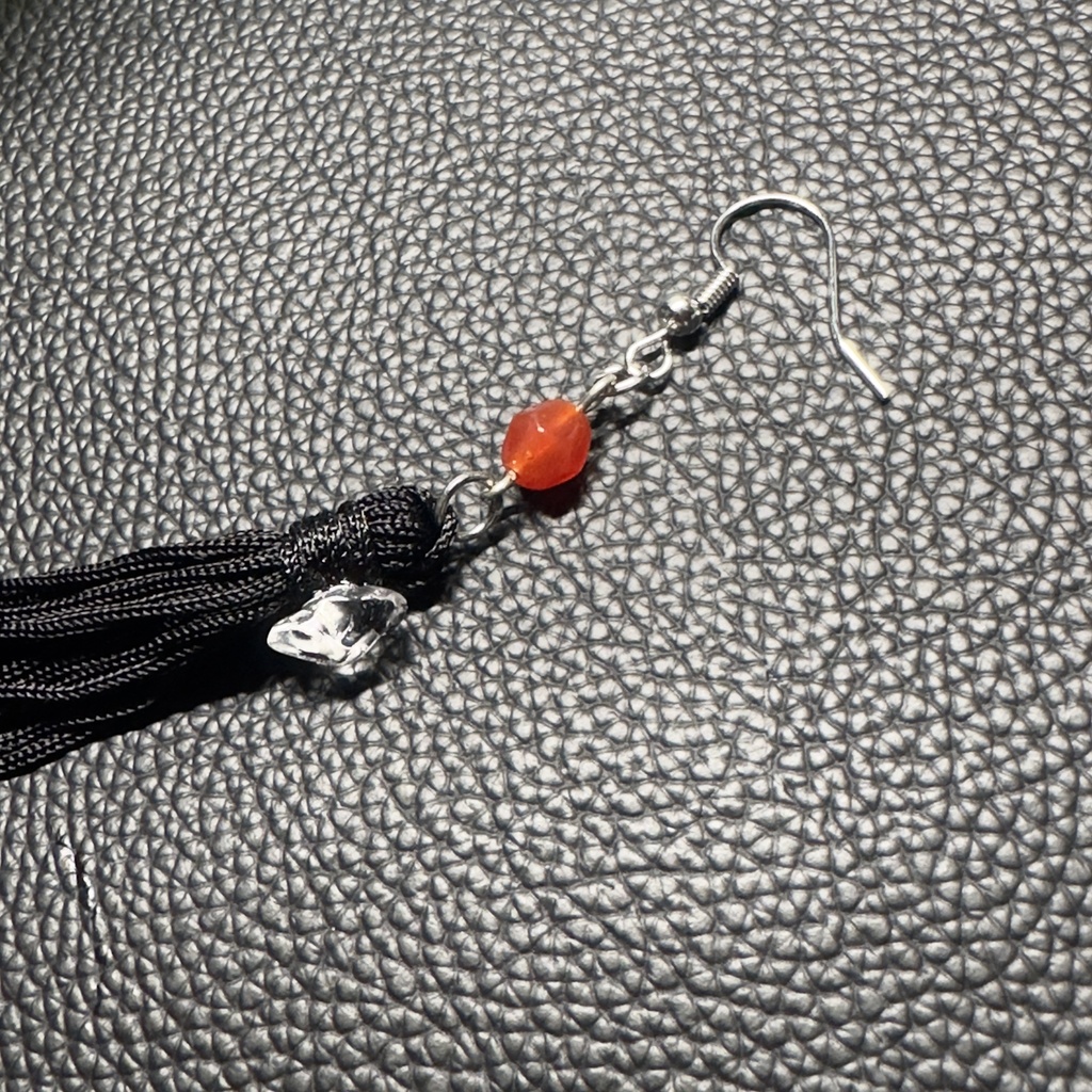ロングタッセルピアス 2 【ハンドメイド作品】
