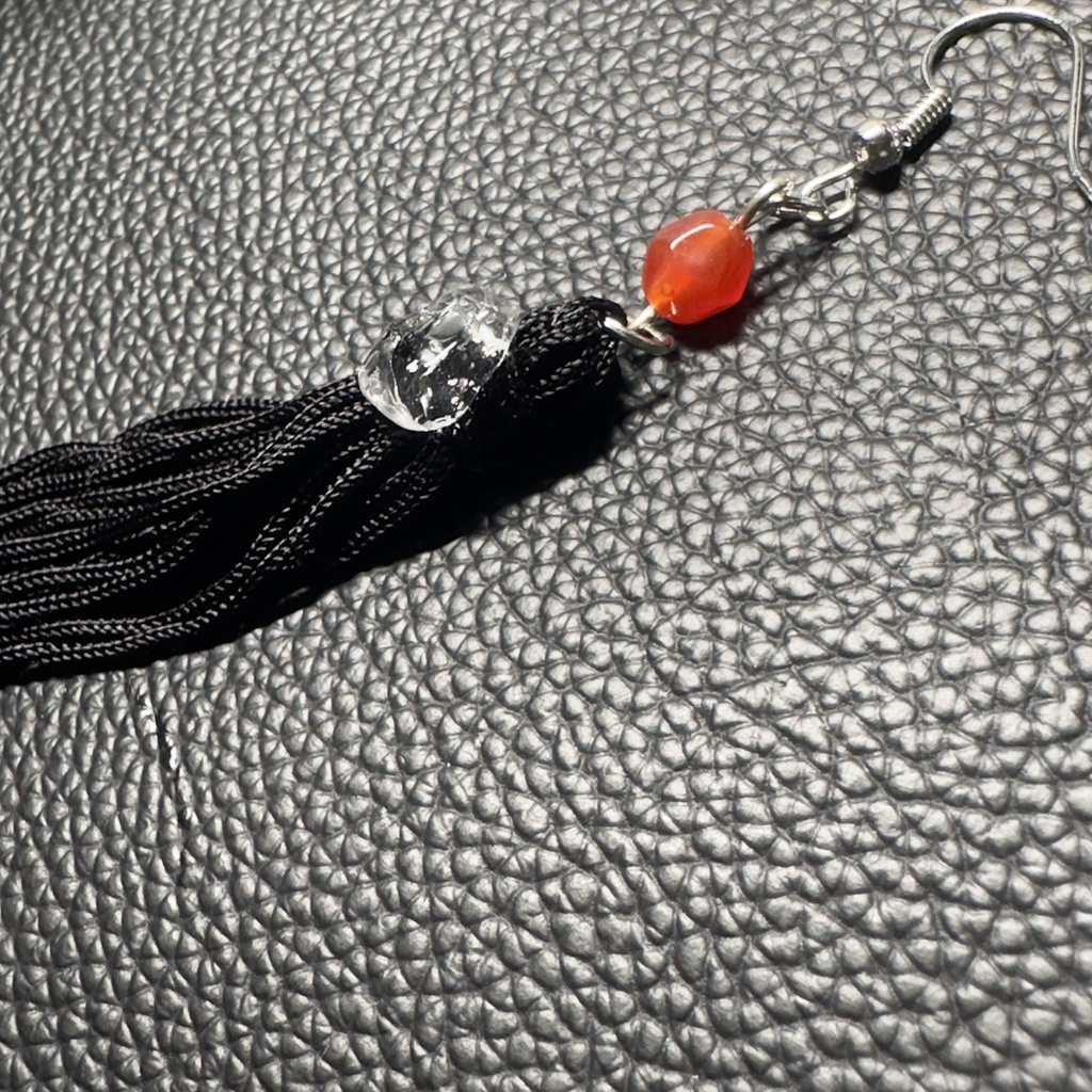 ロングタッセルピアス 2 【ハンドメイド作品】