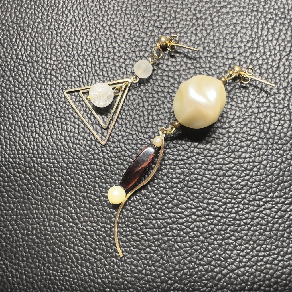 ゆらゆら揺れるアシンメトリーピアス 22【ハンドメイド作品】