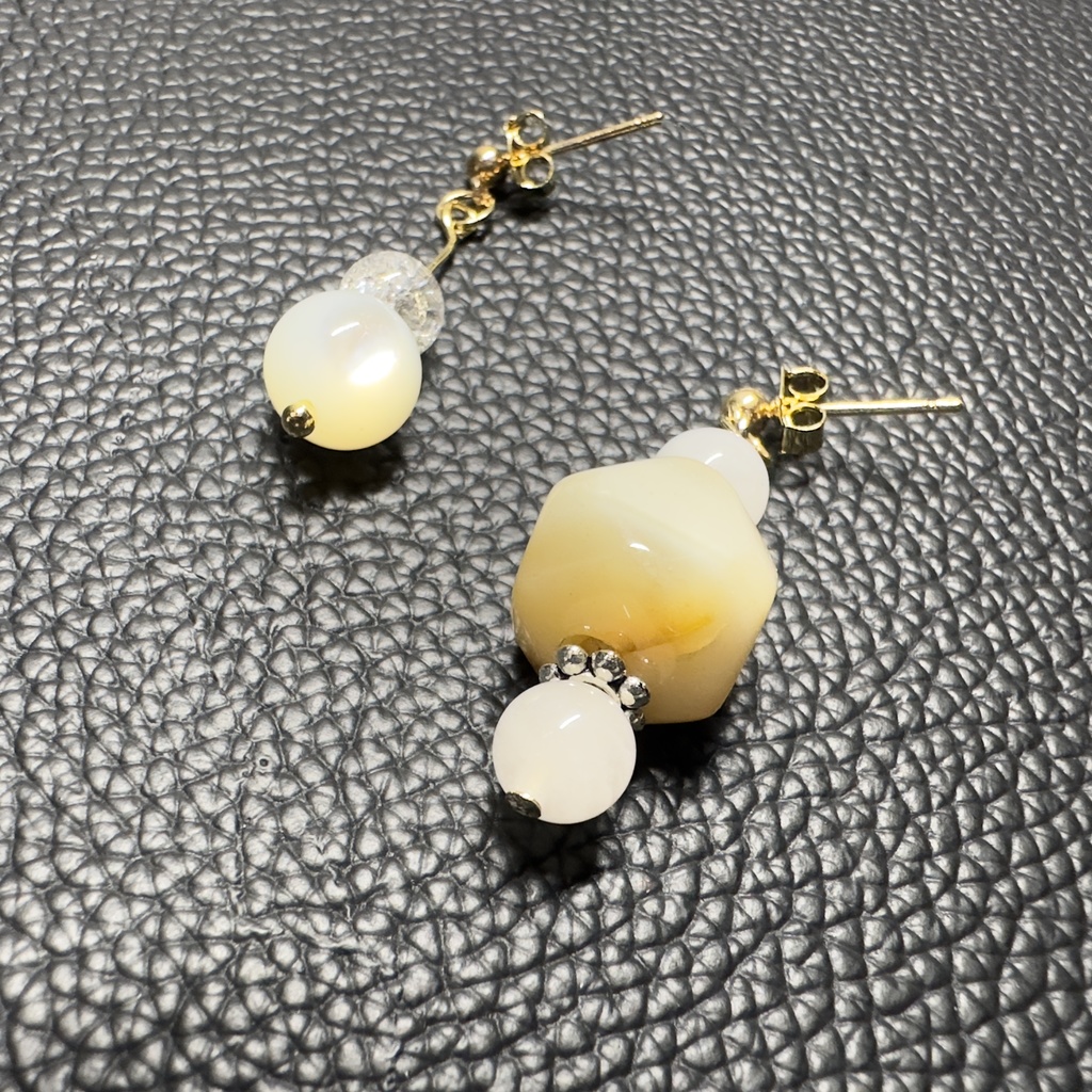 ゆらゆら揺れるアシンメトリーピアス 24【ハンドメイド作品】