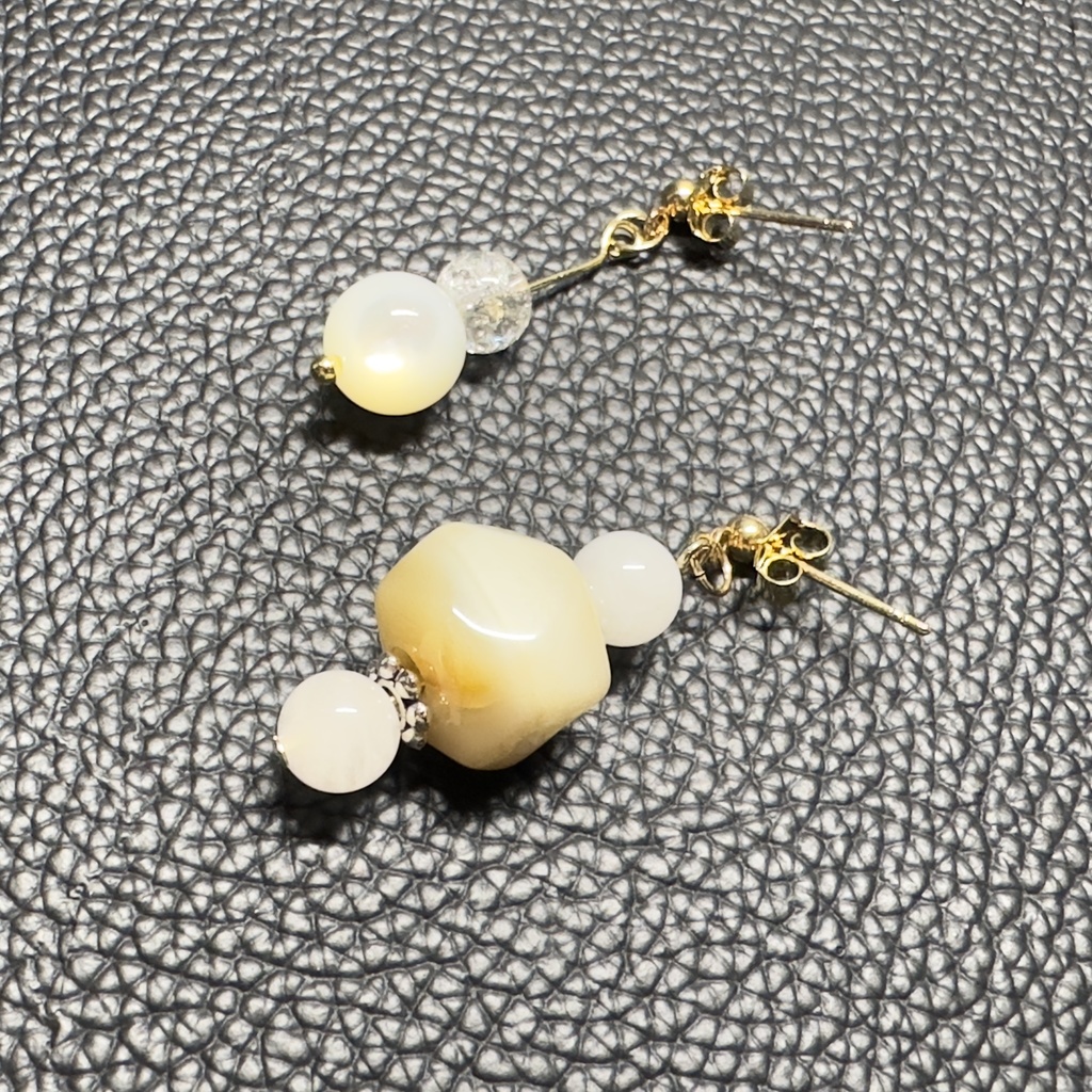 ゆらゆら揺れるアシンメトリーピアス 24【ハンドメイド作品】