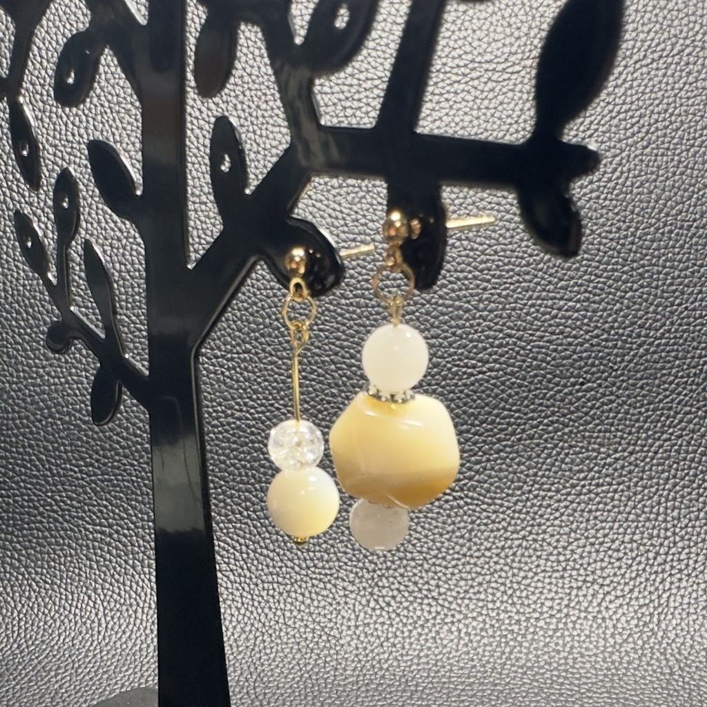 ゆらゆら揺れるアシンメトリーピアス 24【ハンドメイド作品】