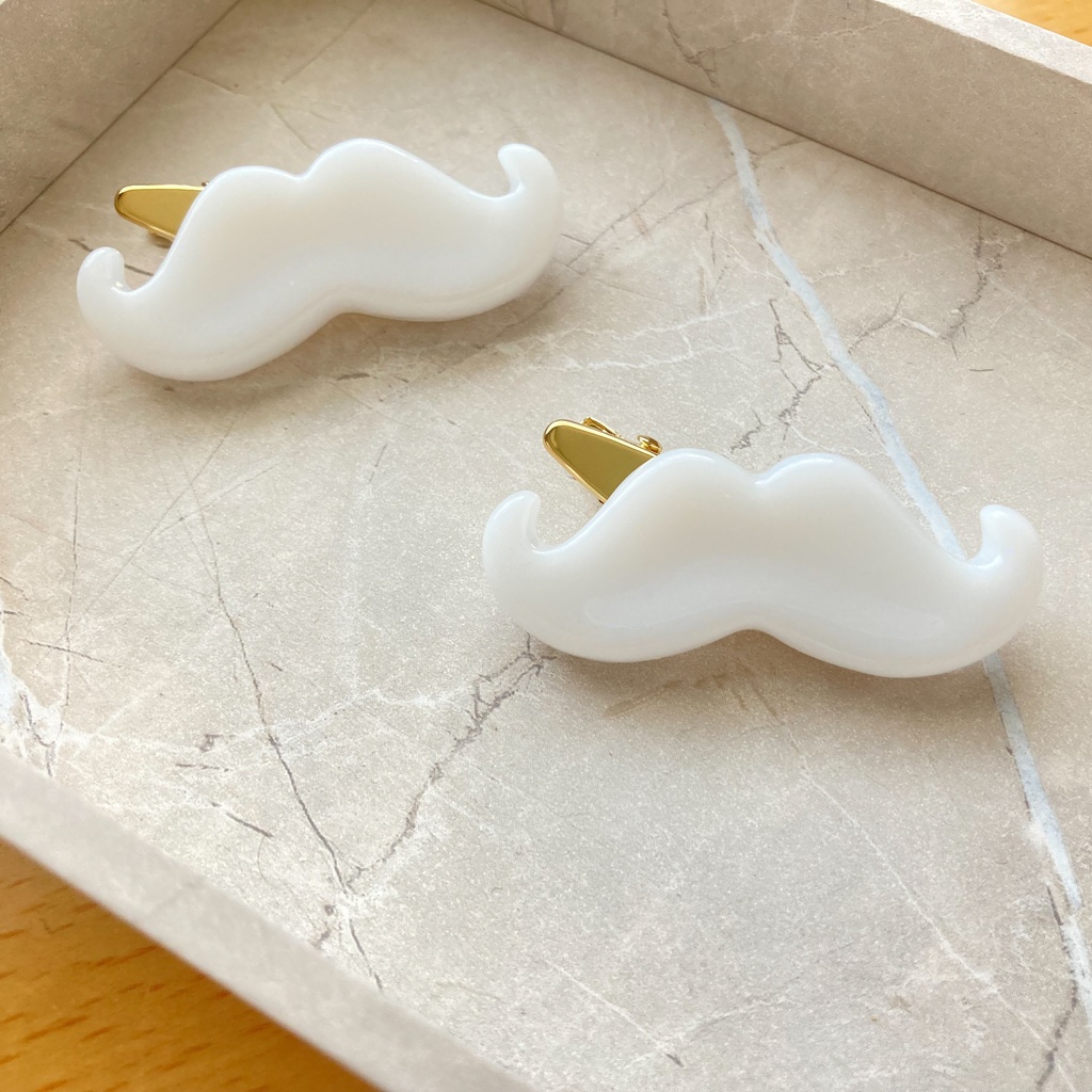 おひげ前髪クリップ
