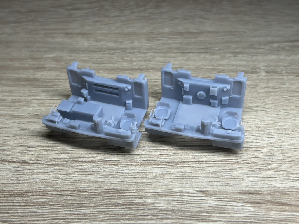 K社 HO EF81 乗務員室パーツセット