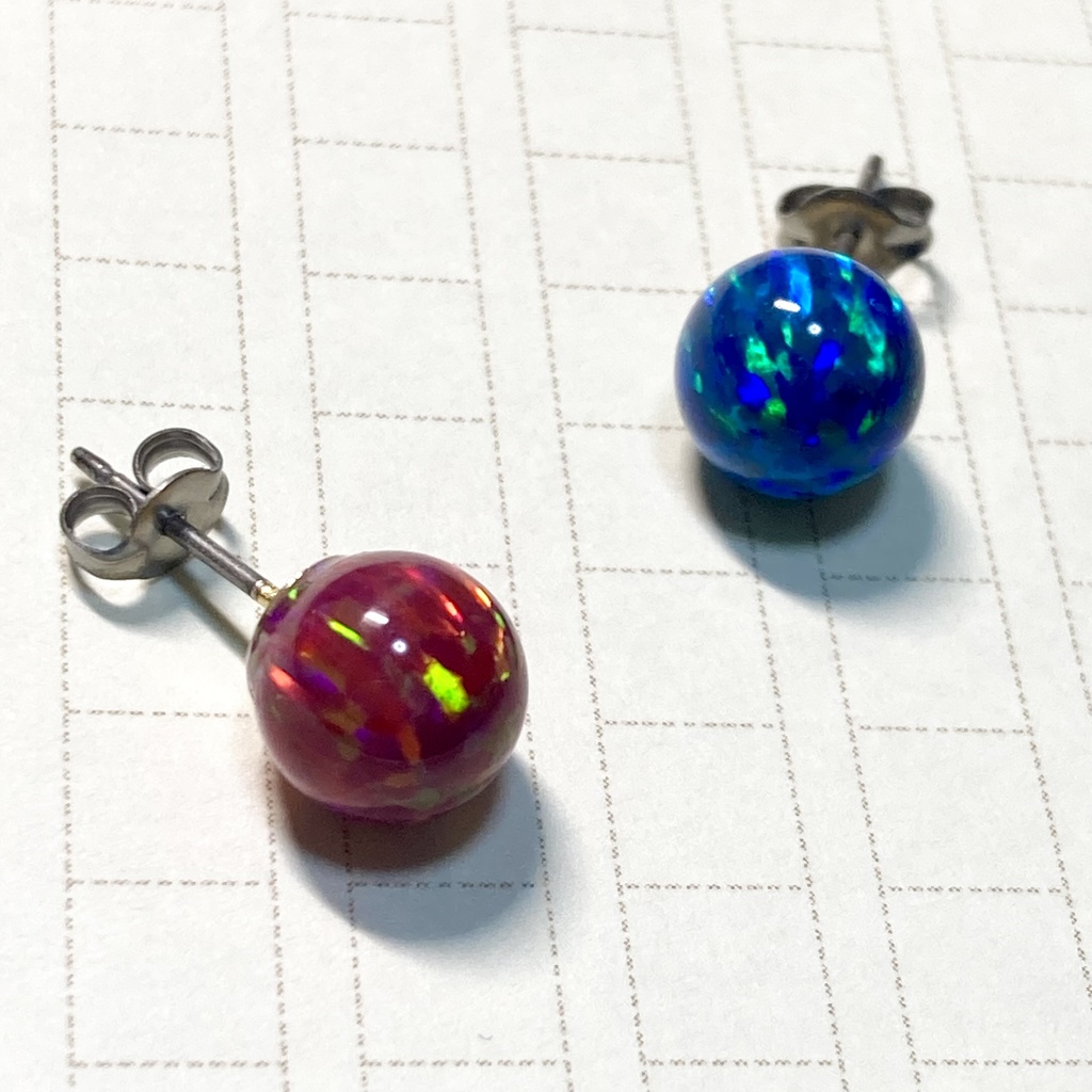 やまみさイメージオパールピアス