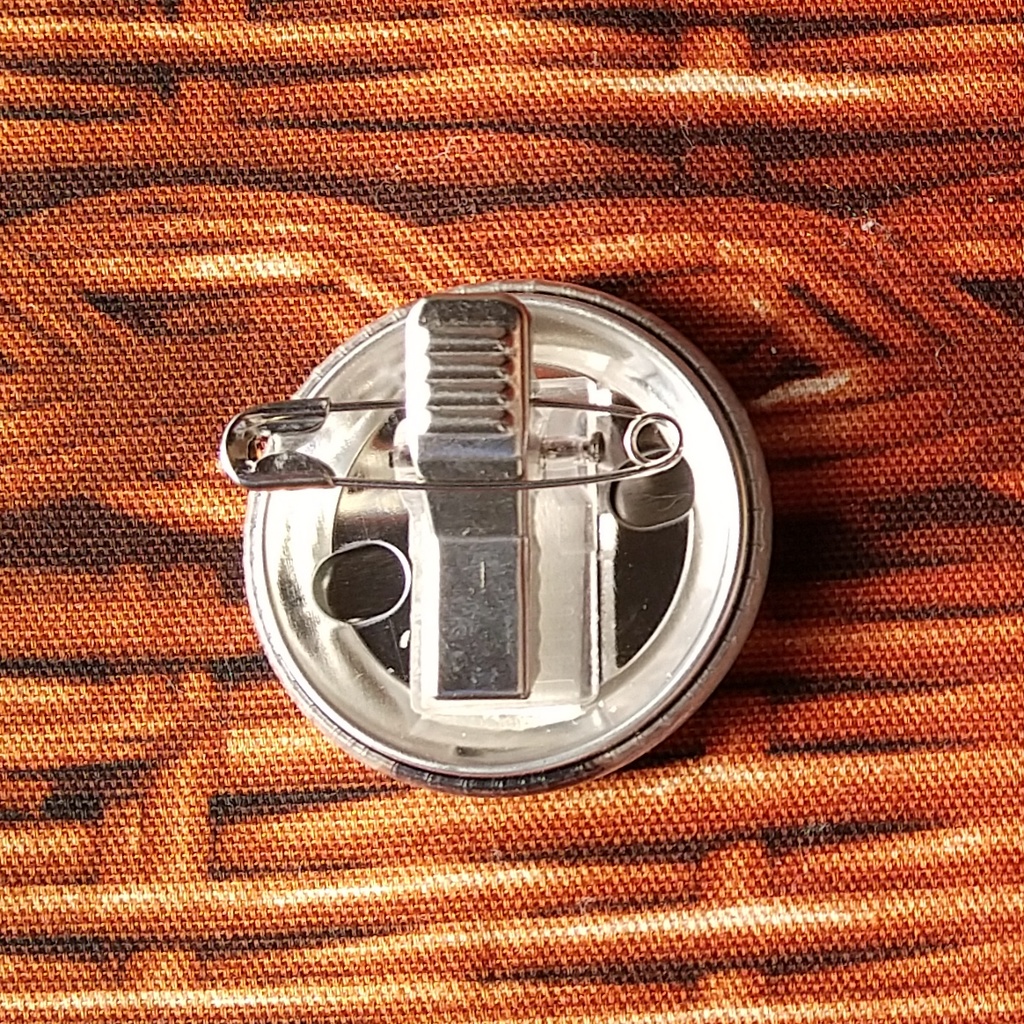 光る!反射材缶バッジ