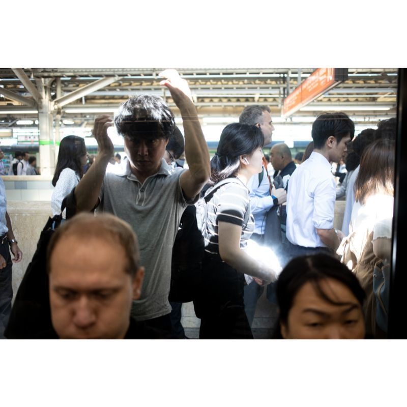 ©TOKYO やさしくやさしく閉じてください (©TOKYO Please close gently and softly)