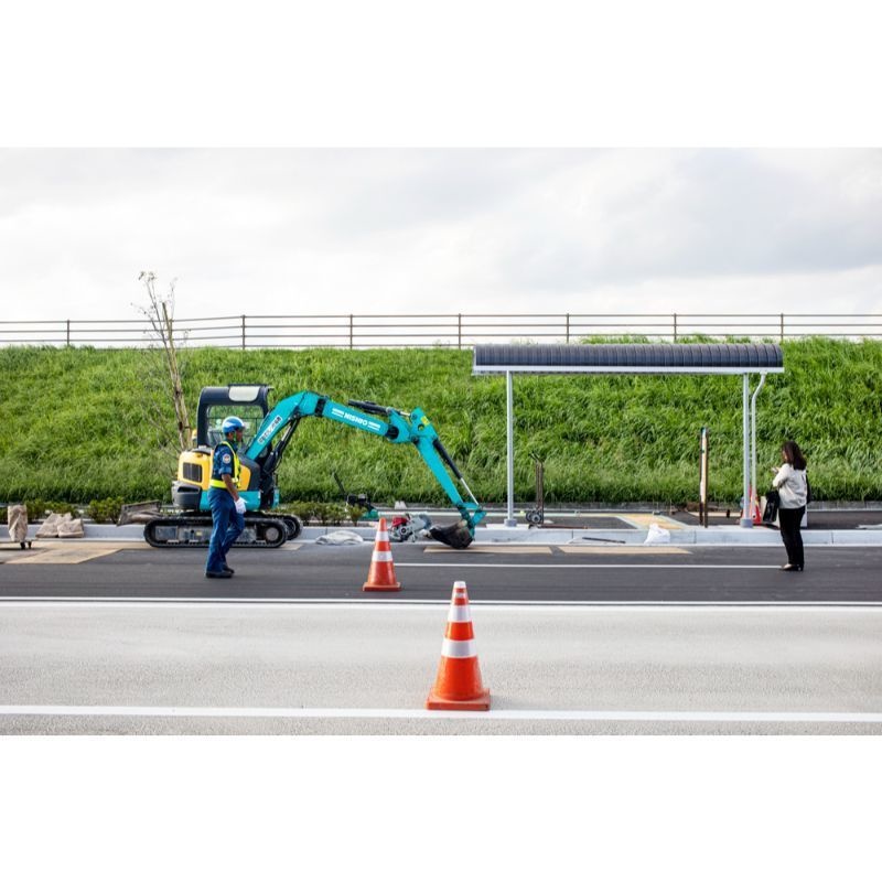 ©TOKYO やさしくやさしく閉じてください (©TOKYO Please close gently and softly)